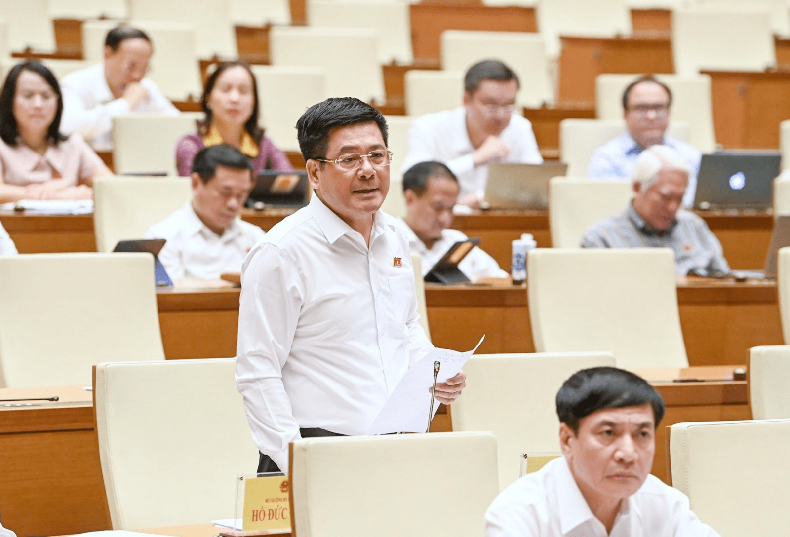 Bộ trưởng Nguyễn Hồng Diên trả lời chất vấn, giải trình về một số vấn đề liên quan đến xuất khẩu nông sản