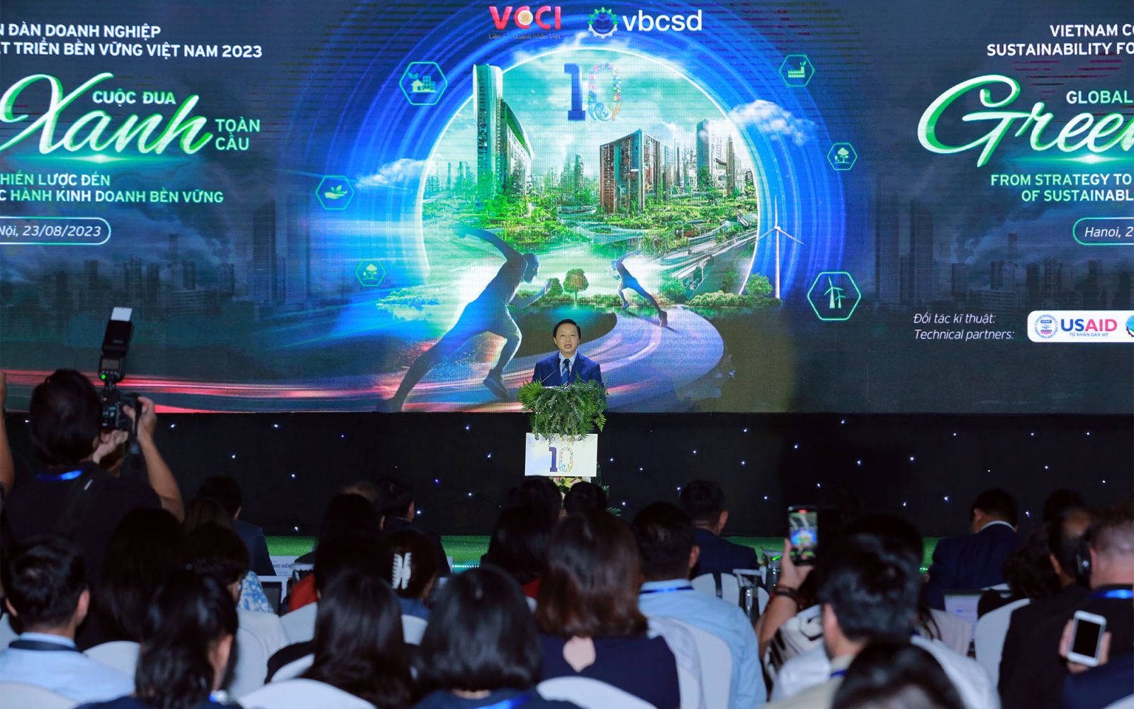 Cuộc đua hướng tới tương lai xanh: Từ chiến lược đến thực hành kinh doanh bền vững